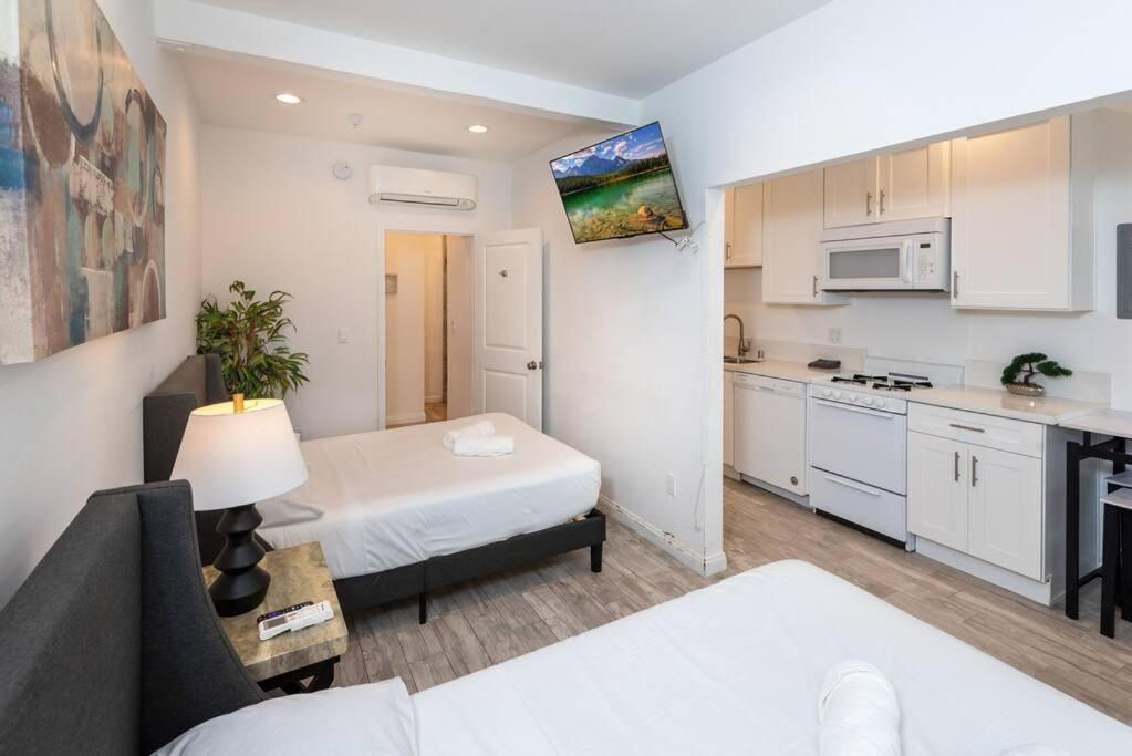 Modern Studio Gem: Perfect For Four Villa Los Angeles Exterior photo